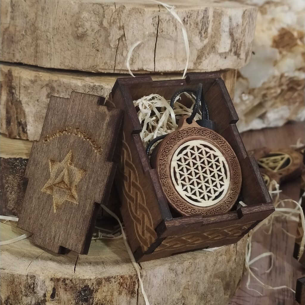 DRVENA OGRLICA - CVET ŽIVOTA