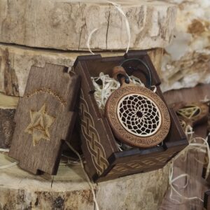 Drvena ogrlica sa simbolom Torusa – energetski tok univerzuma i beskonačna ravnoteža